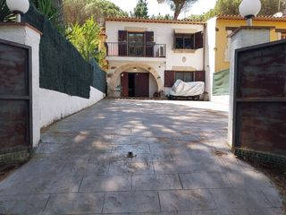 Casa adosada  De les agudes. Casa adosada con 2 habitaciones con calefaccin, aire acondicion