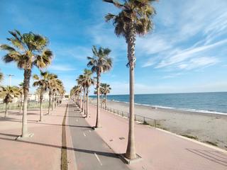 Etagenwohnung en Mar rojo 21. Piso de 3 habitaciones, piscina y terraza con vistas al mar.