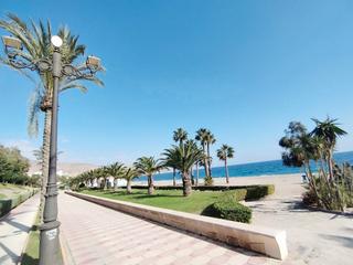 Pis a Aguadulce Sur. Piso de 2 habitaciones , terraza, piscina, muy cerca del mar en