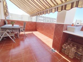 Dachwohnung en Calle cruz de robles 17. Amplio tico, con vistas al mar