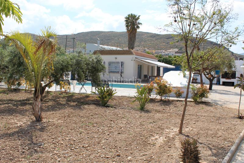 Foto 980a481d-fd27-4296-8e25-ecaee0159743. Chalet  en Berja