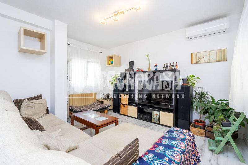 Foto 089d6d23-e966-4660-8613-7bfa179640e5. Casa bifamiliare con riscaldamento parcheggio in San Andrés Colmenar Viejo