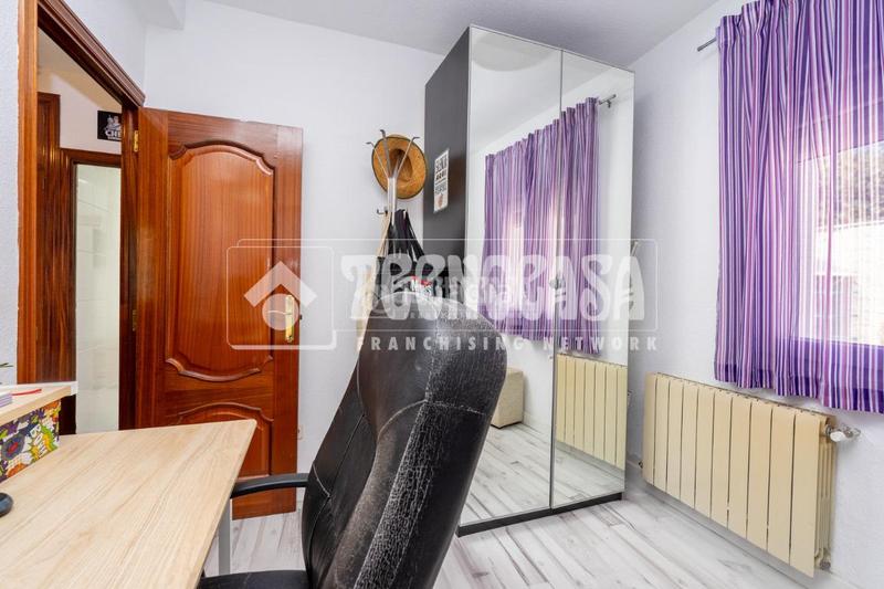 Foto 0f1269a5-7958-41d2-adcb-e40db5dad371. Casa bifamiliare con riscaldamento parcheggio in San Andrés Colmenar Viejo