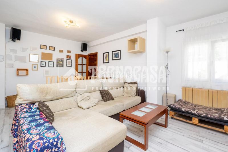 Foto 4d0adac0-9aa1-4fb9-88a4-d0ec5f12d626. Casa bifamiliare con riscaldamento parcheggio in San Andrés Colmenar Viejo