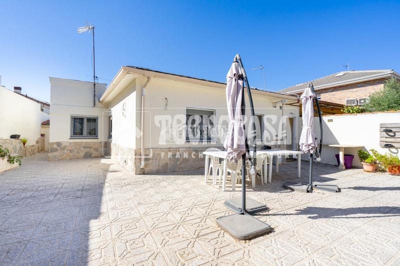 Foto a235e15e-c16e-4f4d-bc86-e92e2c083faf. Casa bifamiliare con riscaldamento parcheggio in San Andrés Colmenar Viejo