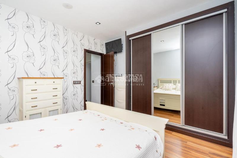 Foto 2cd4269a-4970-4b83-8525-54c4f052dd9b. Casa aparellada amb calefacció aparcament piscina a Manzanares el Real