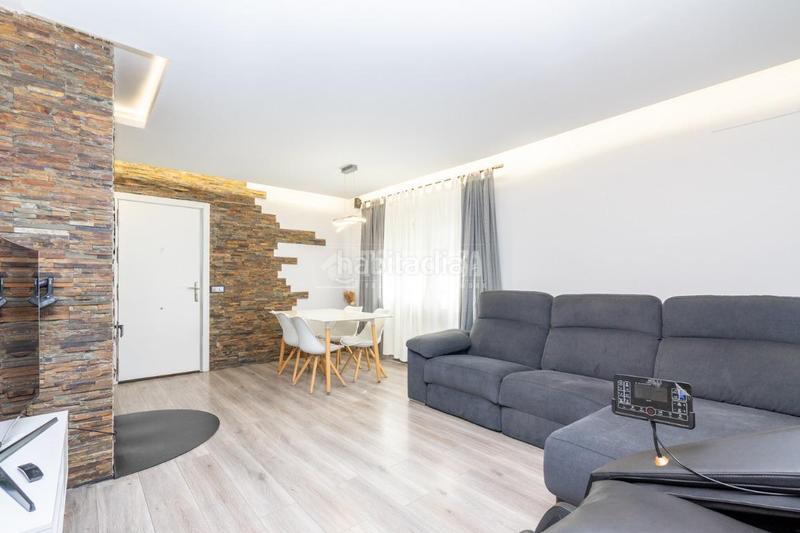 Foto b5e86420-686c-4b4e-8cf2-002c9b85f1d7. Casa aparellada amb calefacció aparcament piscina a Manzanares el Real