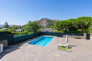 Casa aparellada a Manzanares el Real. Casa en venta en manzanares el real
