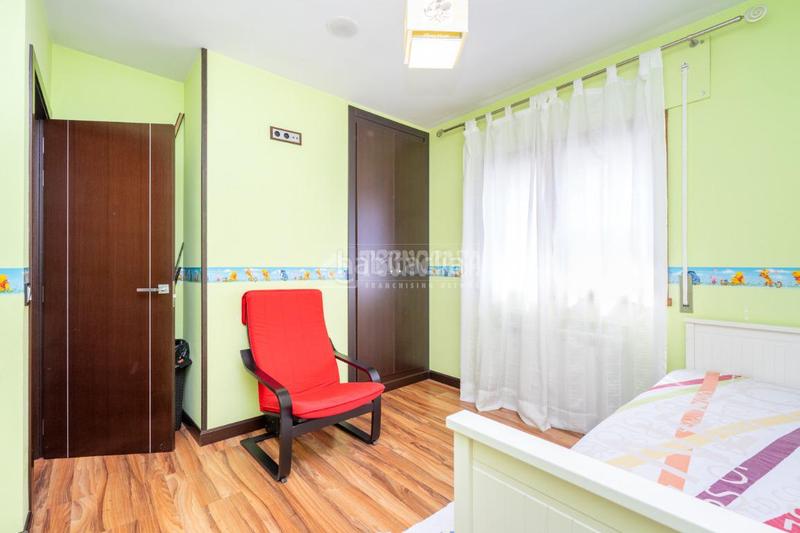 Foto f585f8b5-a940-4f59-97ea-09d24db74a5b. Casa aparellada amb calefacció aparcament piscina a Manzanares el Real