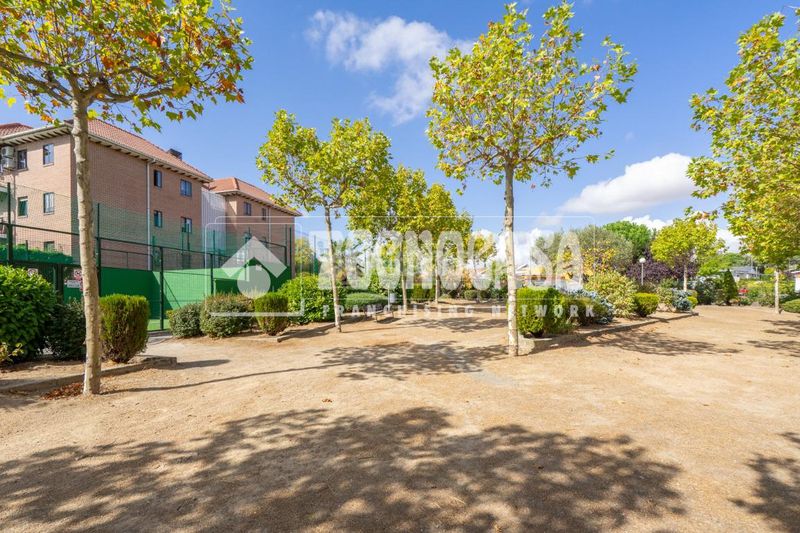 Foto b42344f6-fa51-4897-872f-2247d3432793. Pis amb piscina a Los Arcos-Viviero Colmenar Viejo