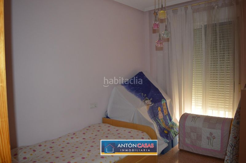 Foto c7584594-3fa8-45e6-8d3b-a40efd973d15. Dúplex amb aparcament a Centro Elda