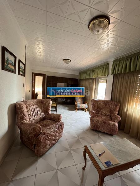 Foto 64a27b78-7314-4dae-bd6f-9756f49ea02a. Casa se vende casa con 3 garajes grandes alquiler con opción a compra en Petrer