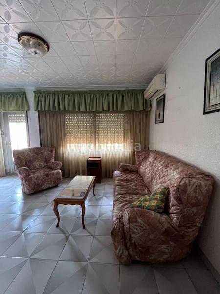 Foto a61f8b2b-362c-422e-8ba7-eec86724d329. Casa se vende casa con 3 garajes grandes alquiler con opción a compra en Petrer