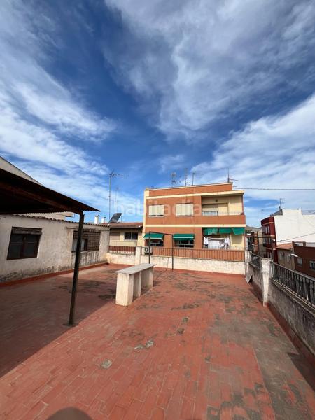 Foto bb161e9e-35c5-419e-a0cf-8b35c349f21c. Casa se vende casa con 3 garajes grandes alquiler con opción a compra en Petrer