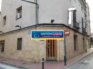 Casa en Monòver. Casa de 3 plantas en venta en monóvar