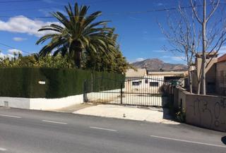 Bâtiment à usage industriel à Novelda. Venta parcela urbanizable de 2.364m2 en el paseo de los molinos