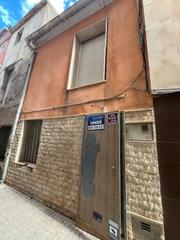 Haus in Novelda. Casa para reformar en novelda zona ayuntamiento