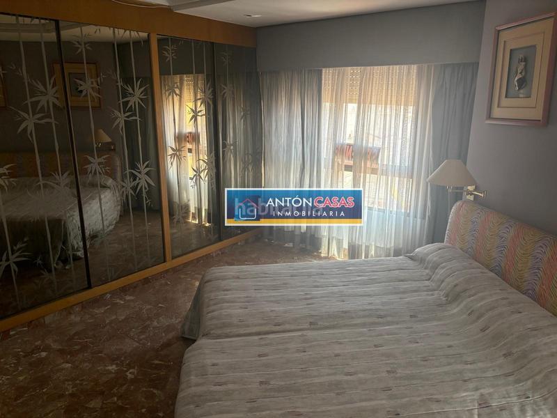 Foto 749e0c85-a48c-4ac4-9f36-2aec20cb43c0. Àtic a Centro Elda