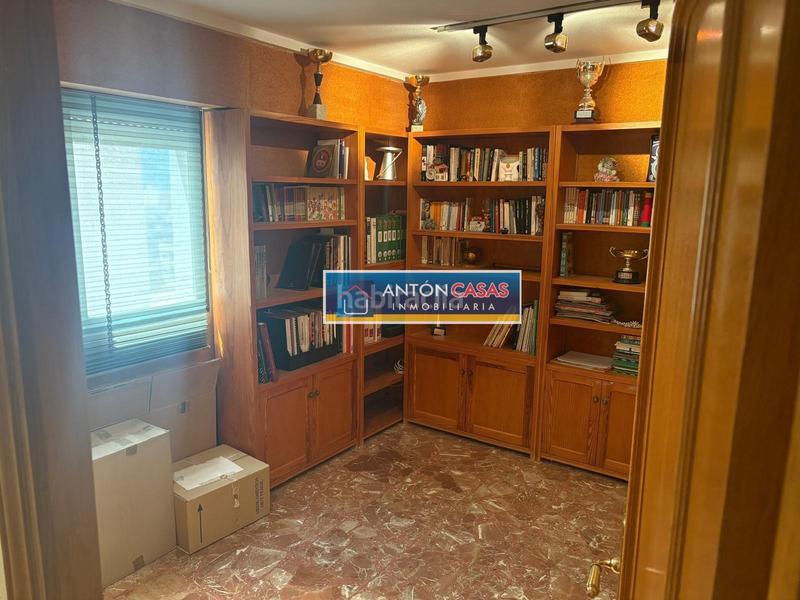 Foto 816d7b78-ba48-41bc-8313-dbbcf63dd318. Àtic a Centro Elda