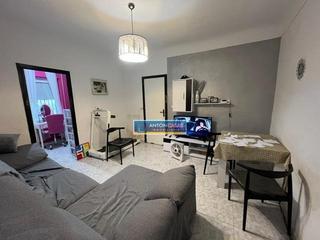 Casa a Monòver. Bajo en venta en monóvar  junto a la plaza de toros