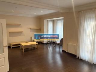 Location Appartement à Plaza de Toros-Avenida Chapí-Trinquete. Se alquila piso céntrico en elda  sin muebles