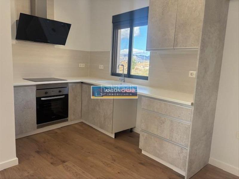 Foto e45ac04c-e7a9-42e4-b68c-97e6d12a80c7. Chalet avec parking dans El Castillo Aspe