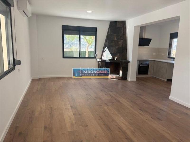 Foto fb384ff0-0b6f-43e3-9519-c99c390ed81a. Chalet avec parking dans El Castillo Aspe