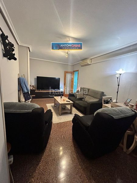 Foto a9f6d49f-3ecb-40f0-8e89-da9435bc9d45. Pis amb aparcament a Petrer