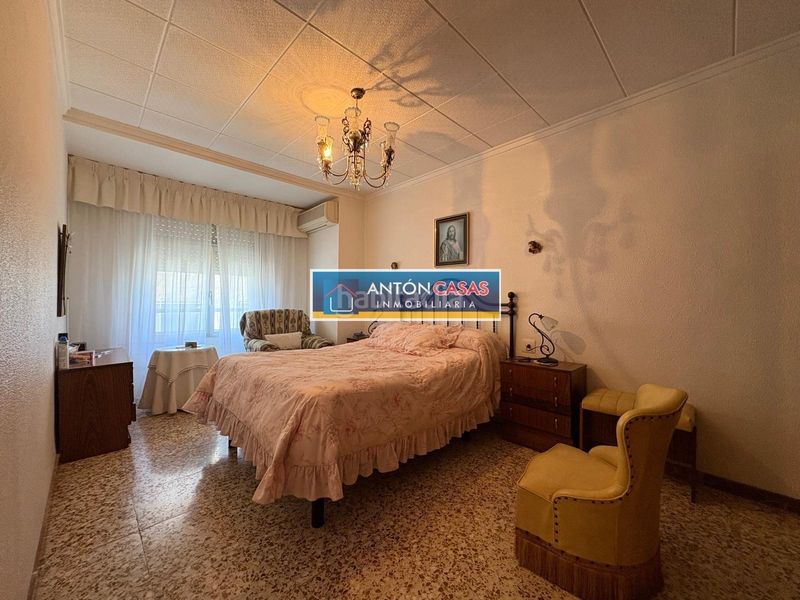 Foto 30225e02-c173-49a8-8505-fda06bcd4c12. Casa amb aparcament a Novelda