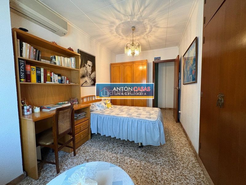 Foto 54e4ac7e-1e1f-4e46-b700-b8ed16992175. Casa amb aparcament a Novelda