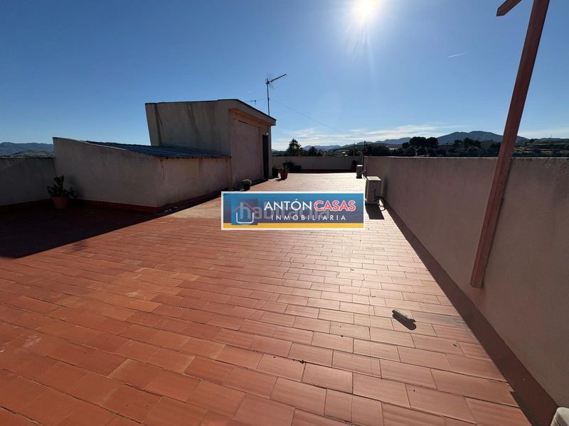 Foto 634477a9-e726-40dc-8770-16a9c430ae8c. Casa amb aparcament a Novelda