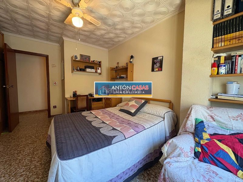 Foto a75f3a79-e7c5-484c-9177-89419e2322b8. Casa amb aparcament a Novelda