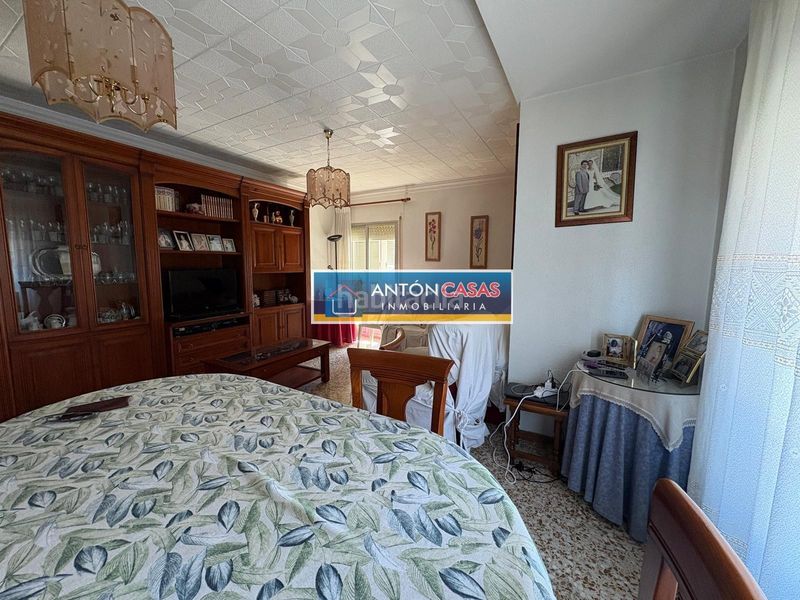 Foto badbd6b5-61dc-4d58-8179-eb6a06bc082d. Casa amb aparcament a Novelda