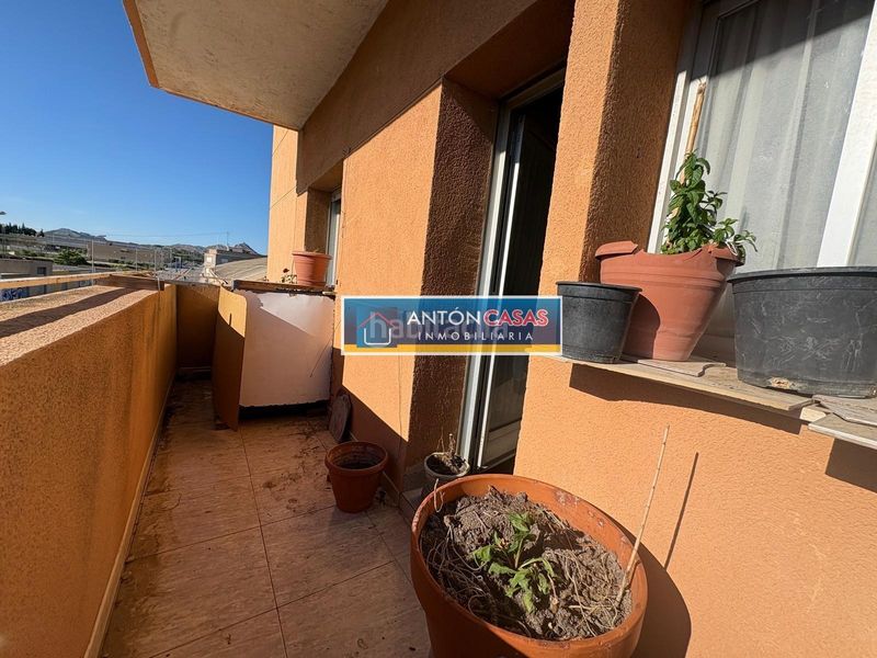 Foto cc7bd742-37e5-41c0-a45d-5bbe346c341e. Casa amb aparcament a Novelda
