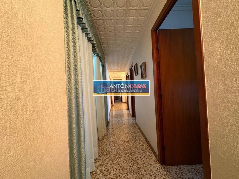 Foto f0c5fc12-8146-4b0c-ae7d-a62d3b7af3fa. Casa amb aparcament a Novelda