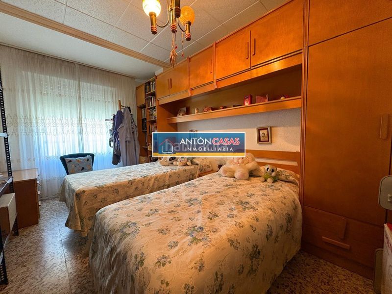 Foto fcd3c816-2333-4dc9-9753-7e945d22b06e. Casa amb aparcament a Novelda