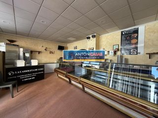 Traspàs Local Comercial a Petrer. Traspaso de negocio de comidas preparadas y pollos asados  petre