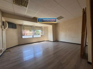Appartement à Novelda. Amplio piso de 148 m2 con patio y balcón