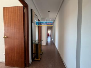 Appartamento in Novelda. Piso esquinero, muy luminoso y con ascensor en zona horcas!