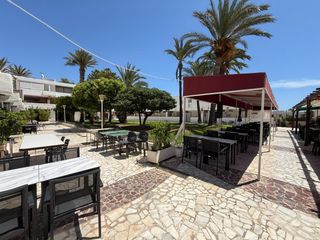 Lloguer Local Comercial a Aguadulce Sur. Local en pleno funcionamiento en aguadulce