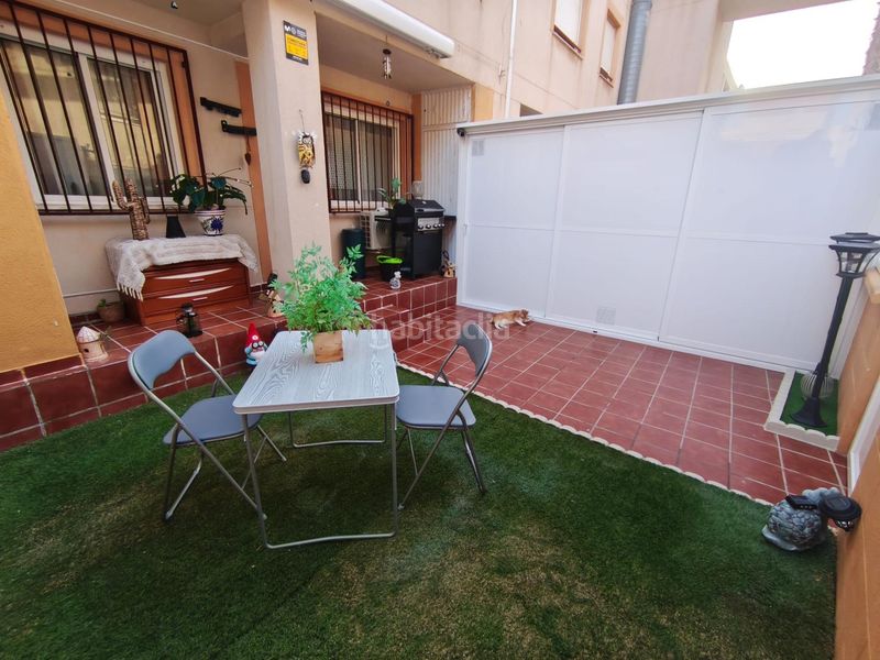 Foto dfb6dbb6-bd17-42c7-a56a-2eacd22793d7. Casa adossada amb piscina a Retamar Almería