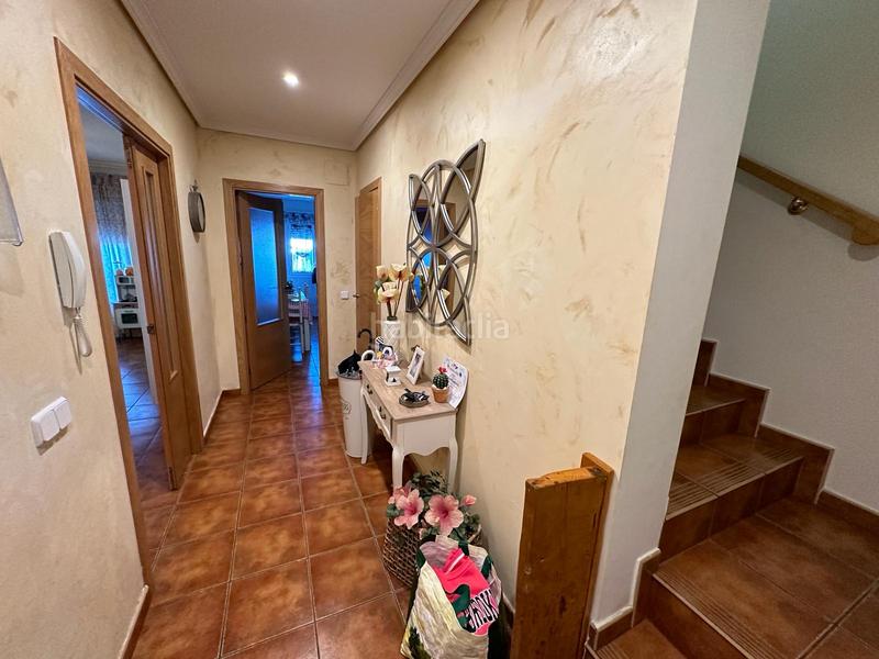 Foto 914681d7-6d0f-4837-95b2-e272e57c3efe. Casa adossada amb aparcament a Velada