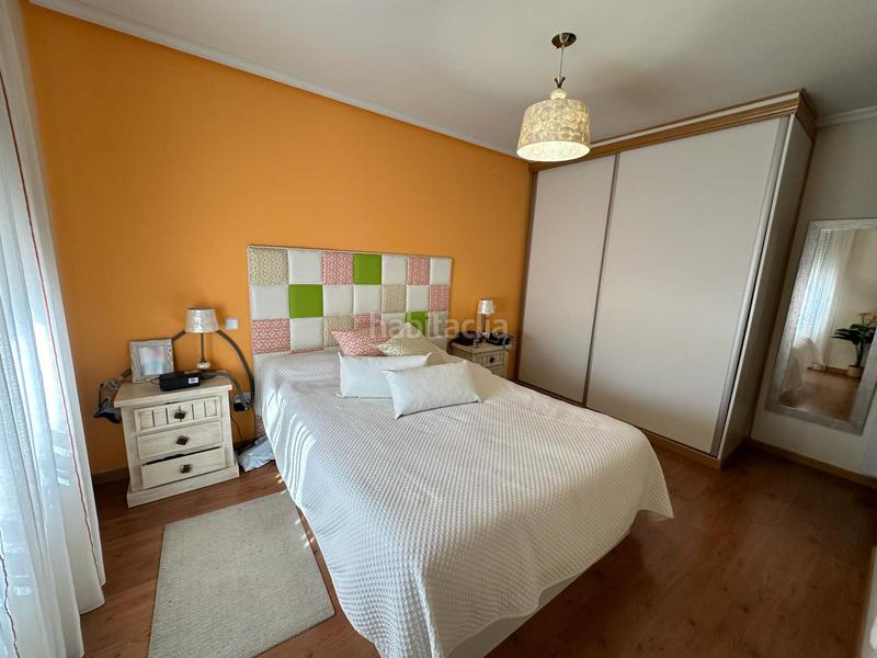 Foto b5c49ed0-dded-49a6-bd7a-6b63f1322660. Casa adossada amb aparcament a Velada