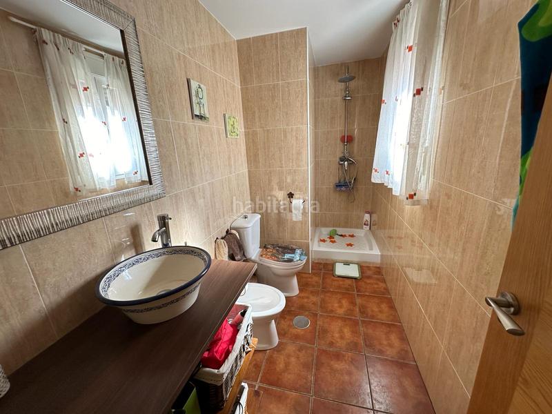 Foto d7722ed0-d5e0-428e-ada0-0e9e558108ae. Casa adossada amb aparcament a Velada