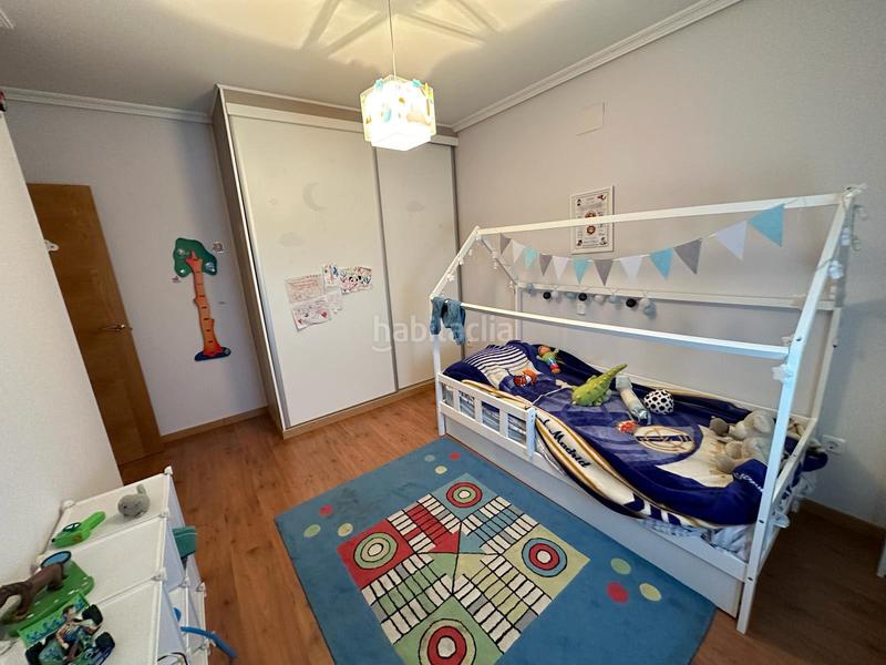 Foto edae7cb4-7fa3-42cd-99b2-f45a866e66d9. Casa adossada amb aparcament a Velada