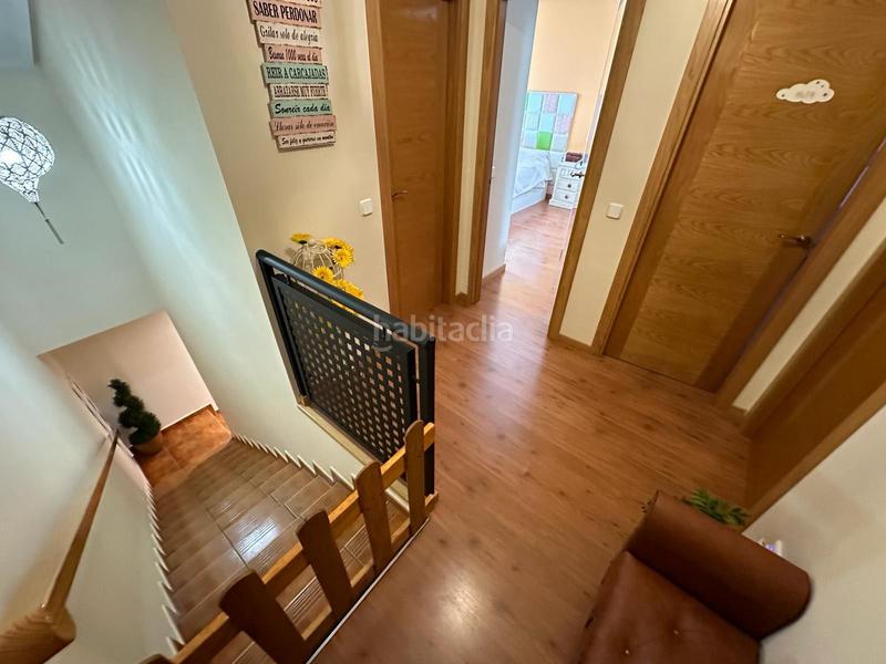 Foto f6fb17f2-a361-4f58-8b2a-0bf64b8c0e12. Casa adossada amb aparcament a Velada