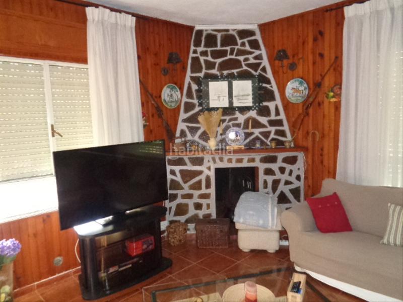 Foto 05d4b828-3f51-48ce-aaa2-6e66de18f0c9. Chalet with fireplace parking pool in Navamorcuende