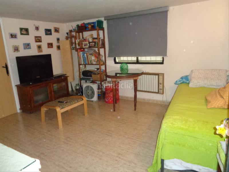 Foto 26c52ee0-0778-422e-a3fa-c85b53705655. Chalet with fireplace parking pool in Navamorcuende