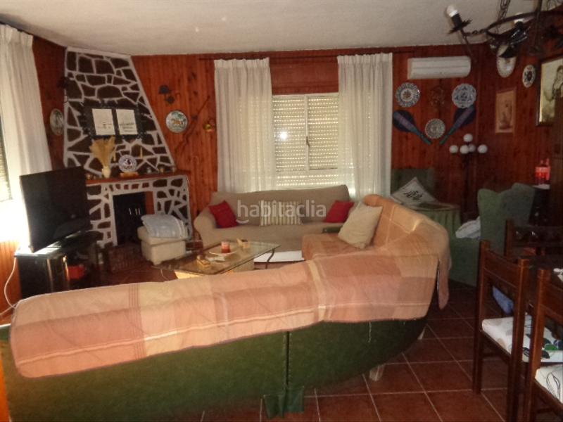 Foto 4f0c5850-c467-4fc5-adba-0a6bc5084727. Chalet with fireplace parking pool in Navamorcuende