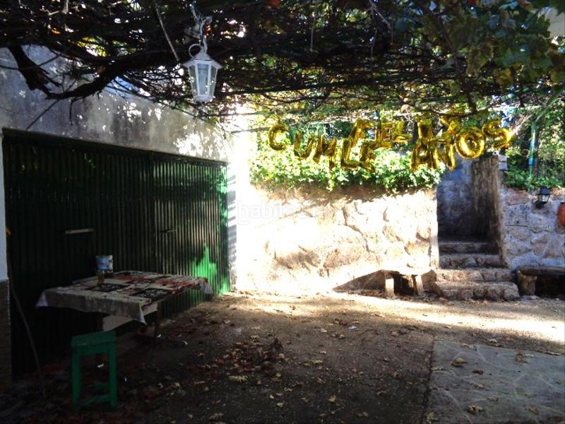 Foto a7d6ba44-4db1-45a8-9494-a8c8e9f9c64d. Chalet with fireplace parking pool in Navamorcuende